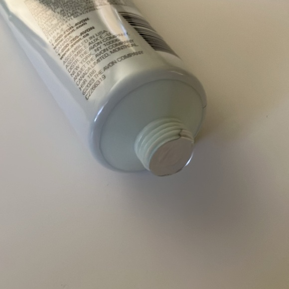 COPY - AVON Haiku Hand Cream - Picture 4 of 4